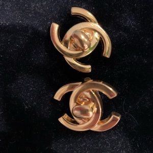 Chanel clip on earring